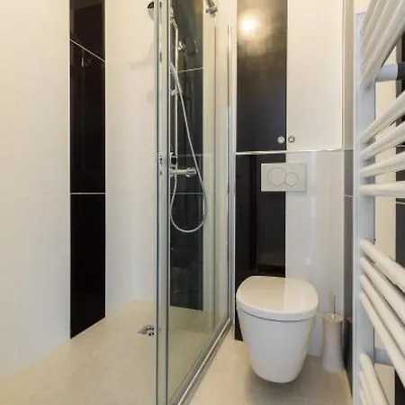 Modern Spacious 3 Bed 2 Bath In Quiet Residential Area Of Walking Distance To Croisette 1769 * Cannes
