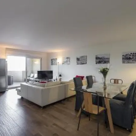 Modern Spacious 3 Bed 2 Bath In Quiet Residential Area Of Walking Distance To Croisette 1769